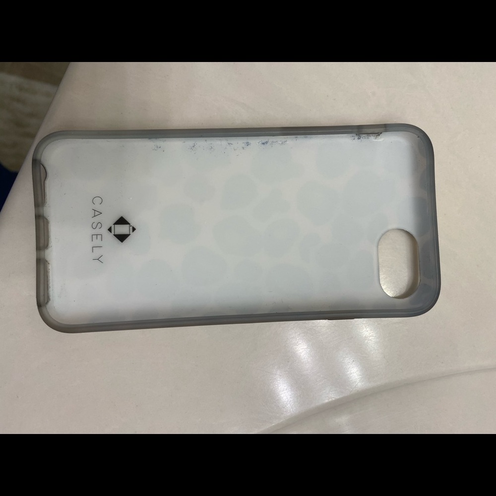 iPhone 8 case - Picture 2 of 2